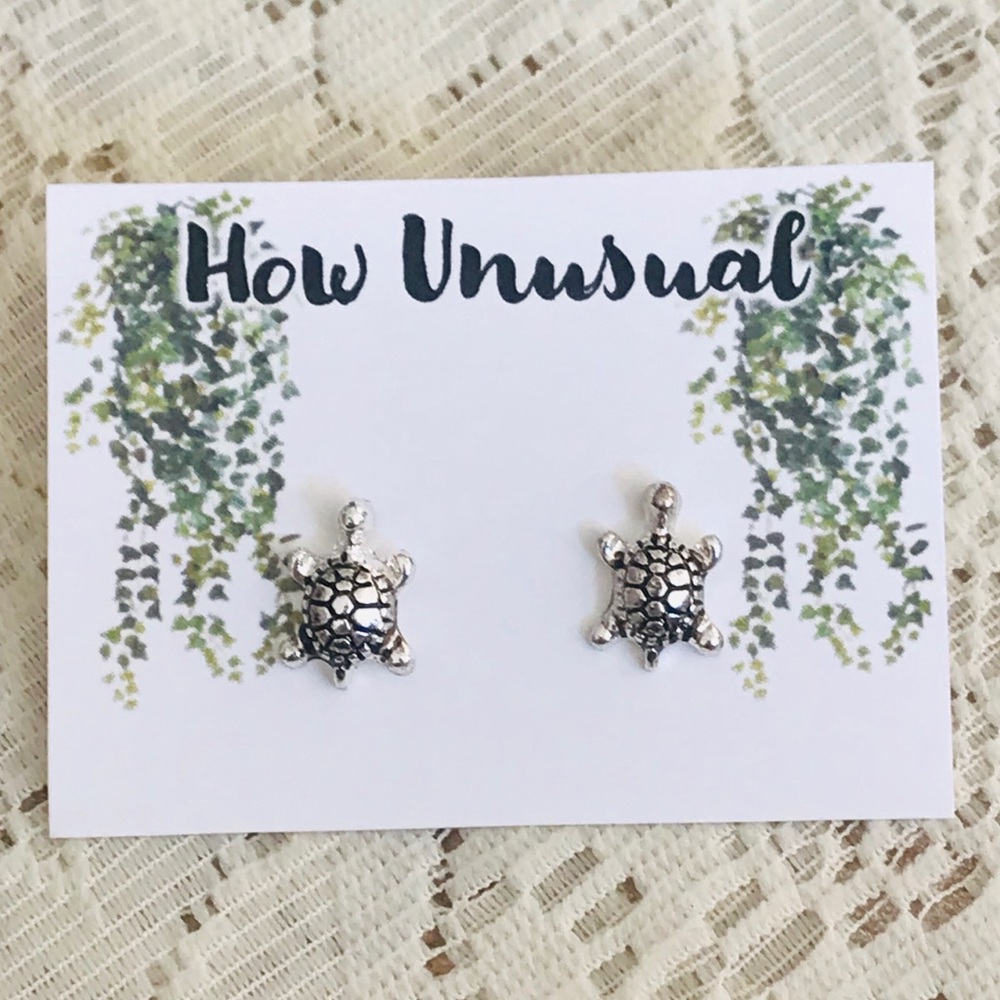 NWOT Distressed Silver Sea Turtle Stud Earrings